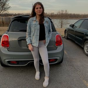 Meet your Posher, Annie